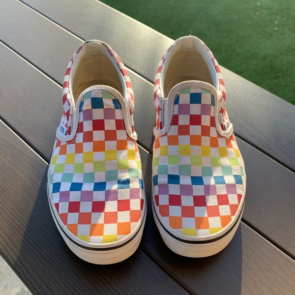 rainbow checkered vans size 4